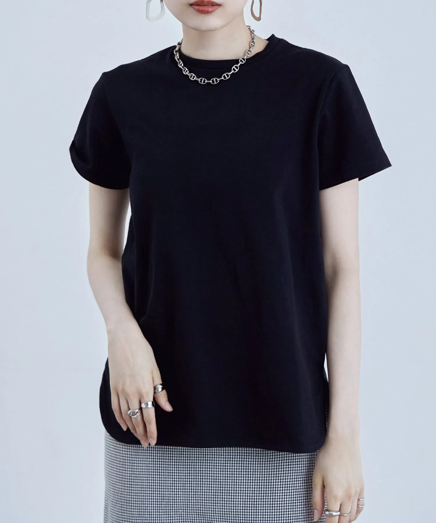 Side slit round hem T-shirt