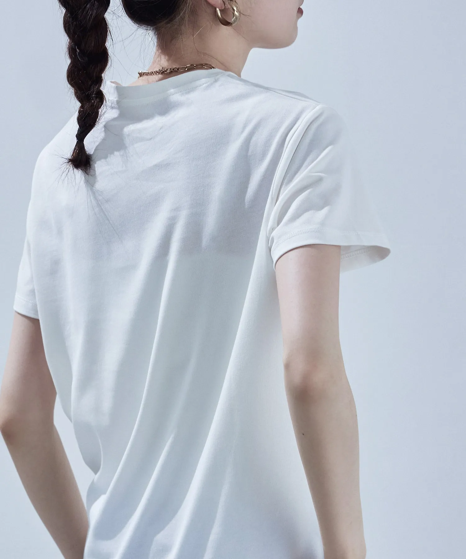 Side slit round hem T-shirt
