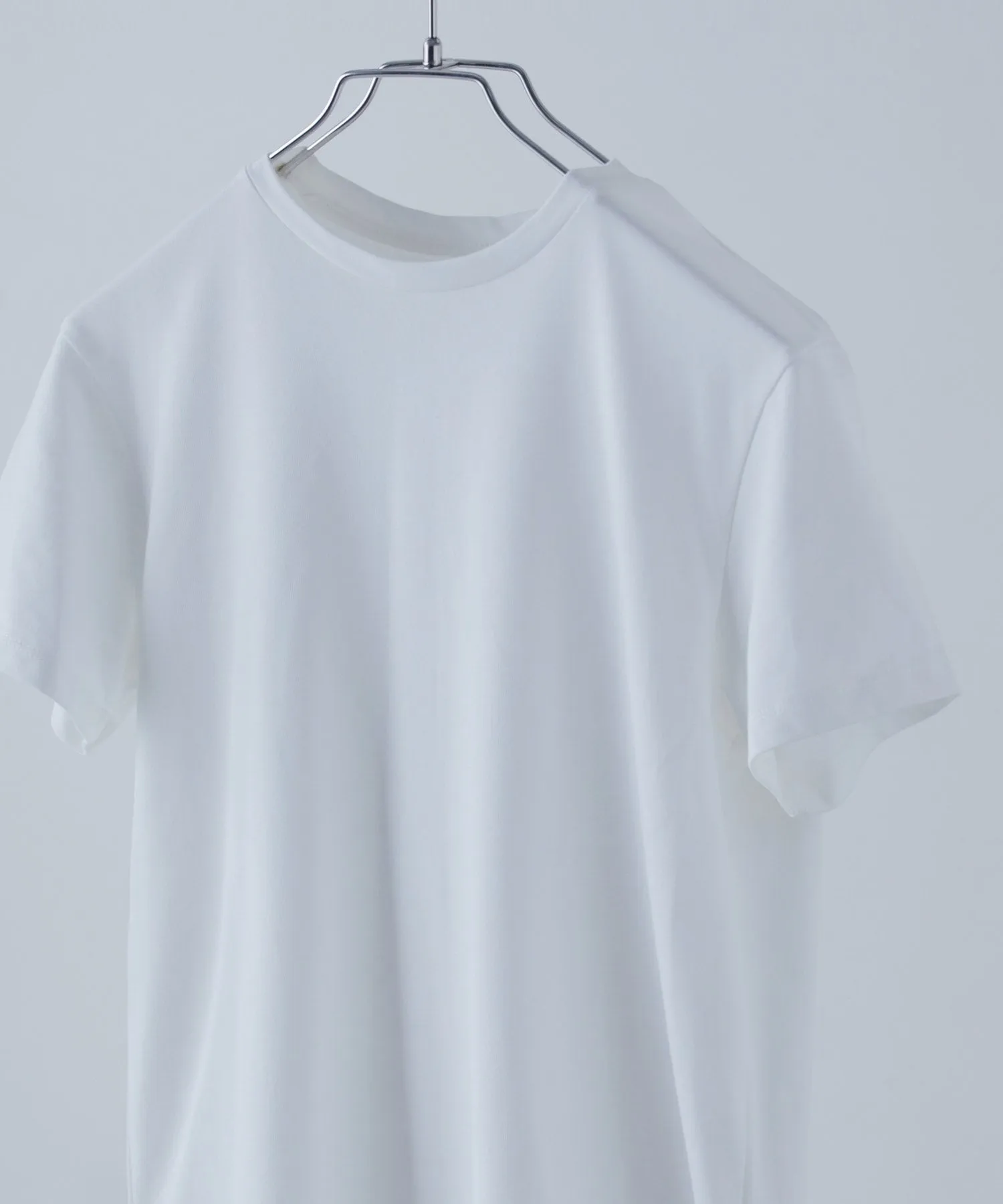 Side slit round hem T-shirt