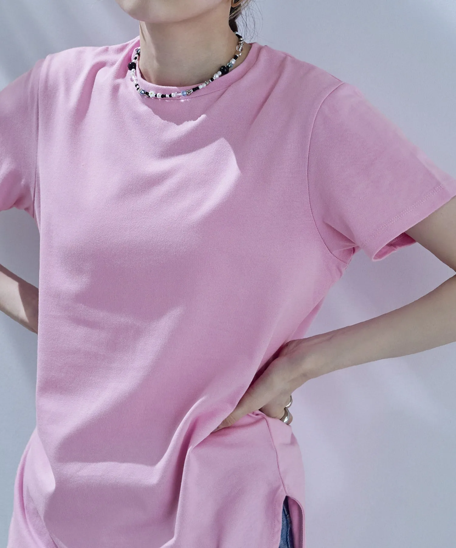 Side slit round hem T-shirt