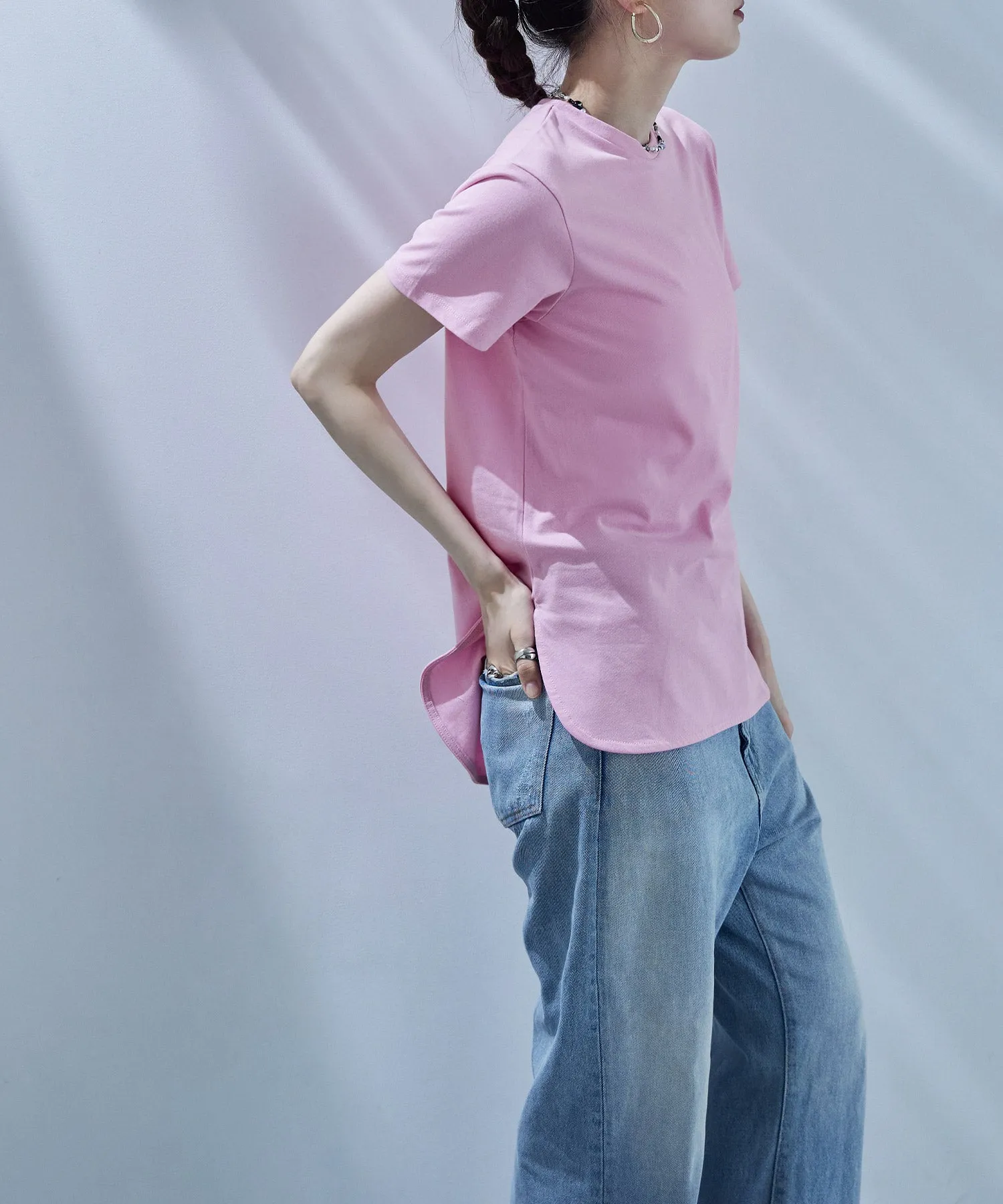 Side slit round hem T-shirt