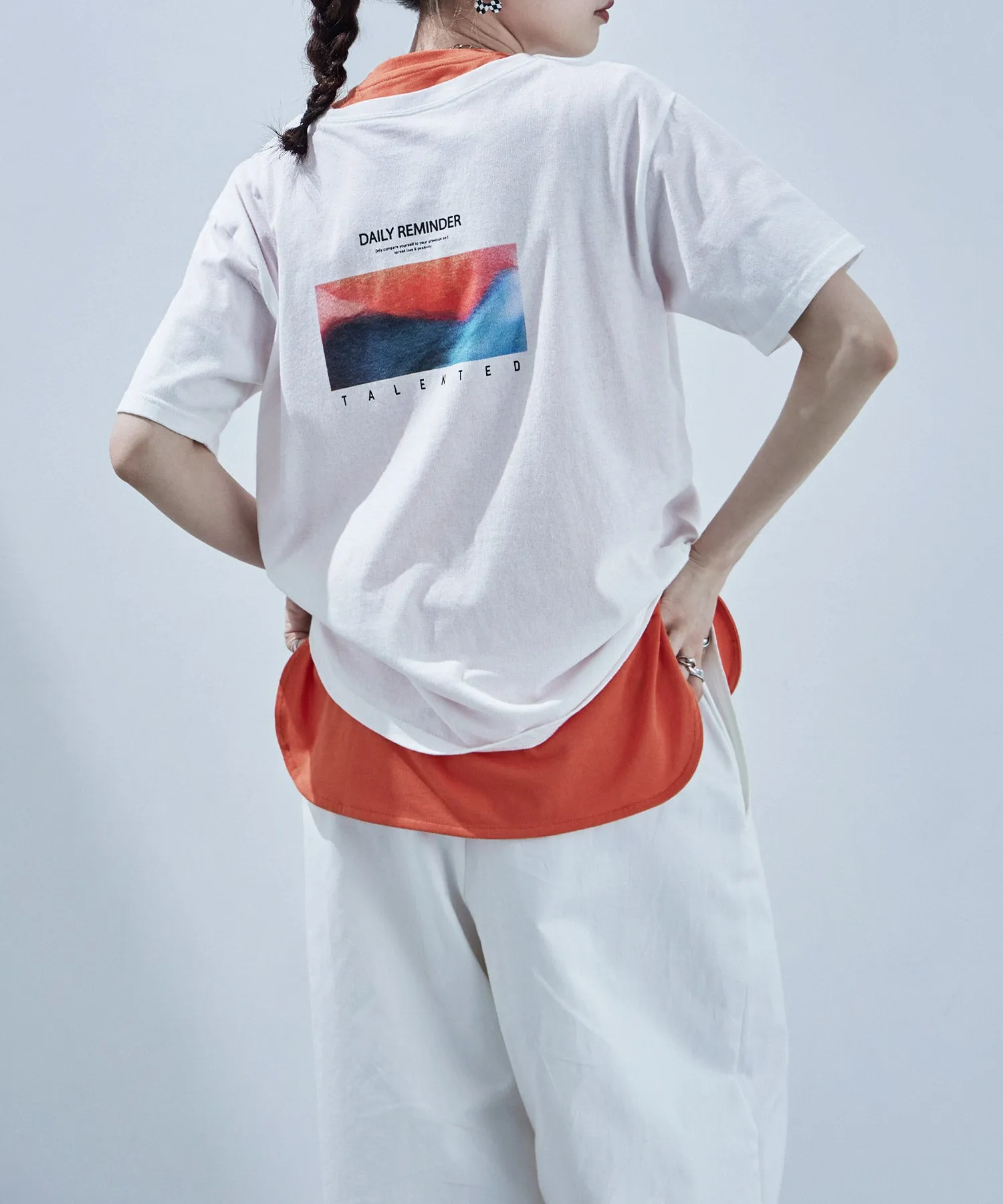 Side slit round hem T-shirt