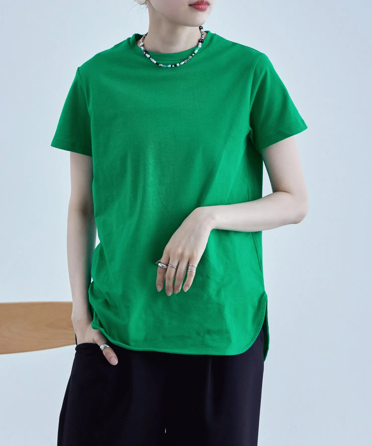 Side slit round hem T-shirt