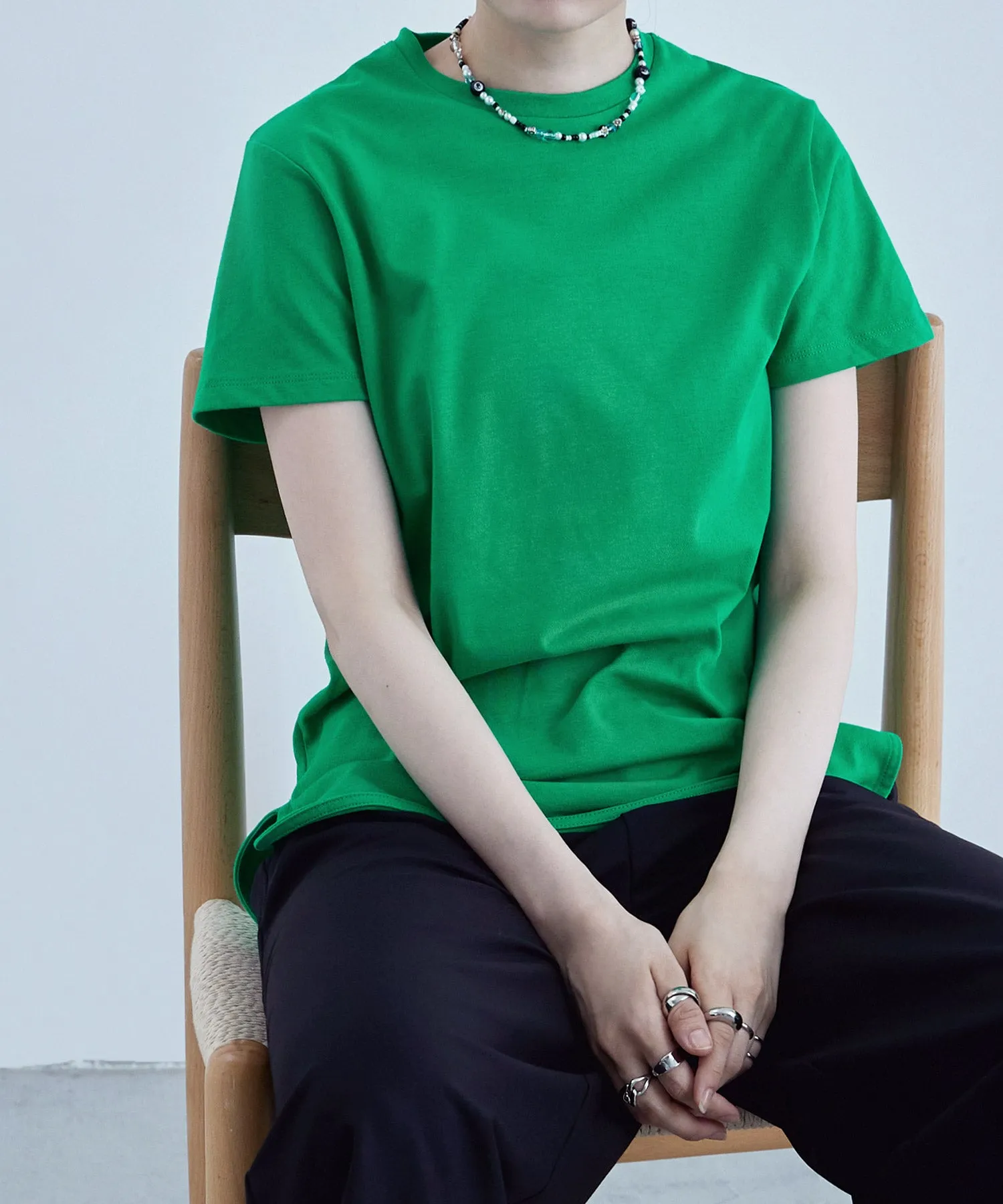 Side slit round hem T-shirt