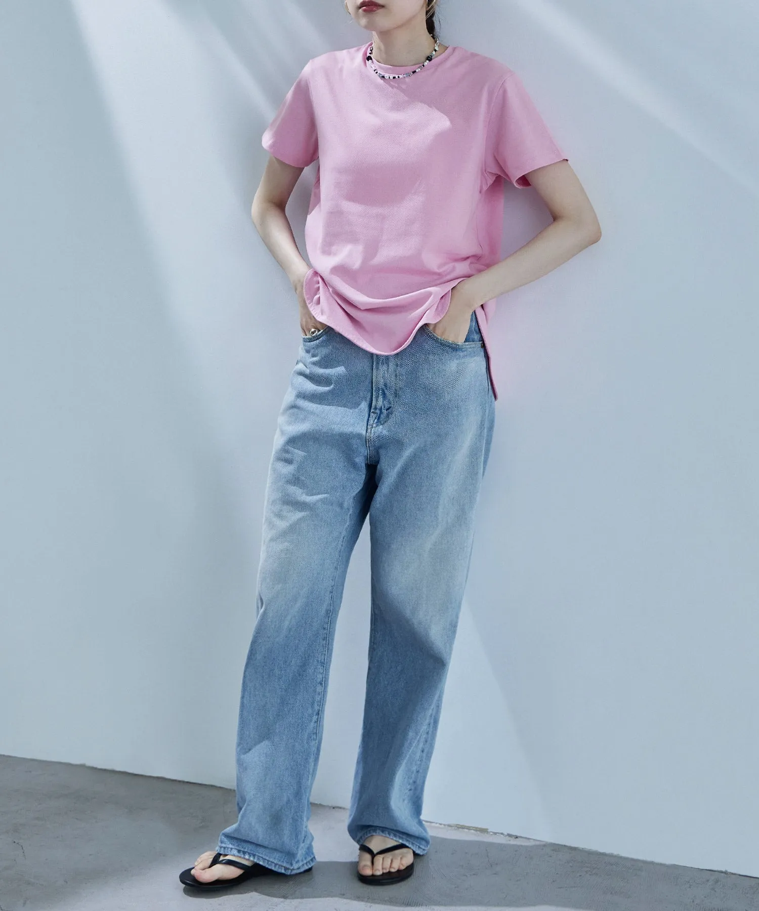 Side slit round hem T-shirt