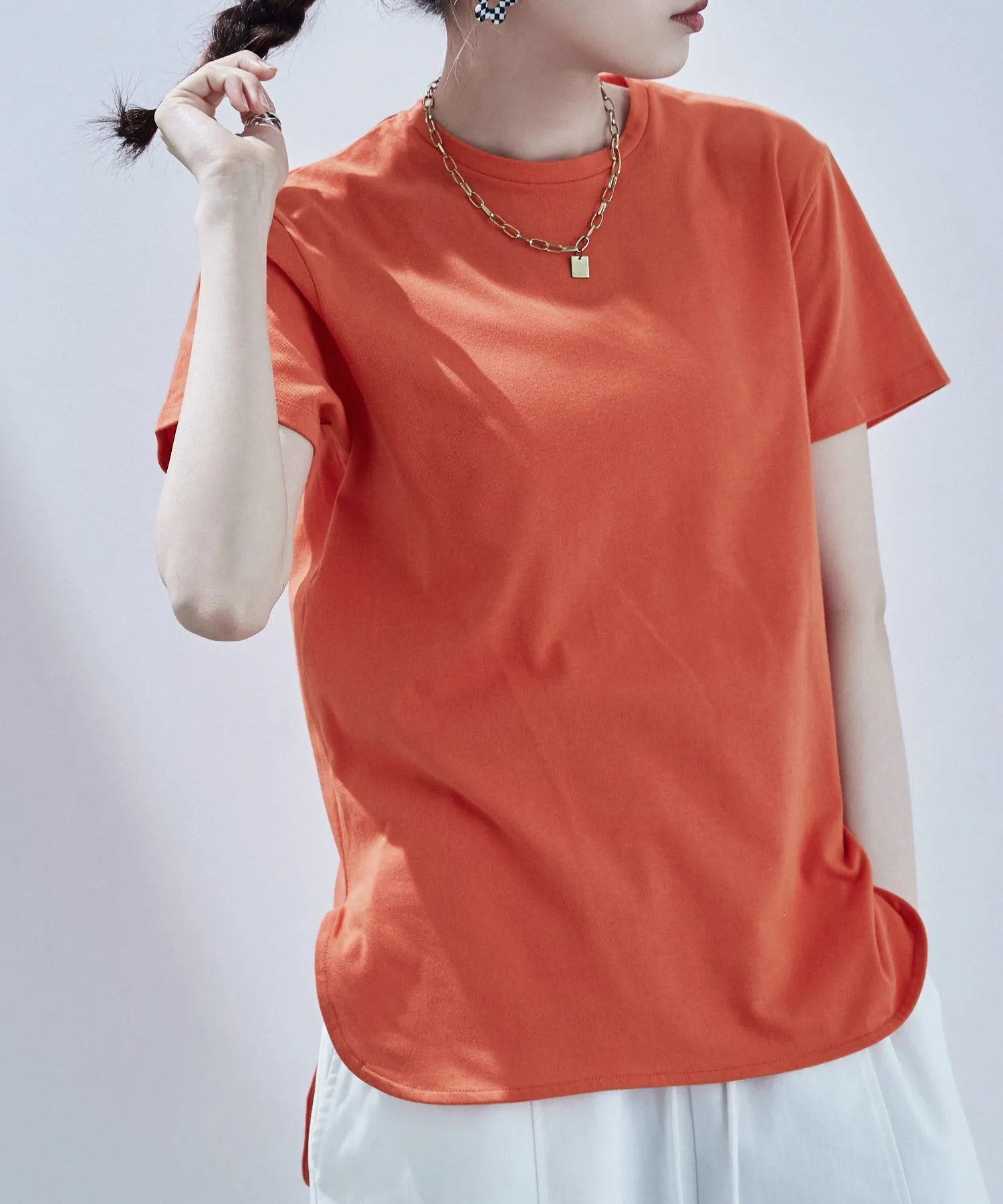 Side slit round hem T-shirt