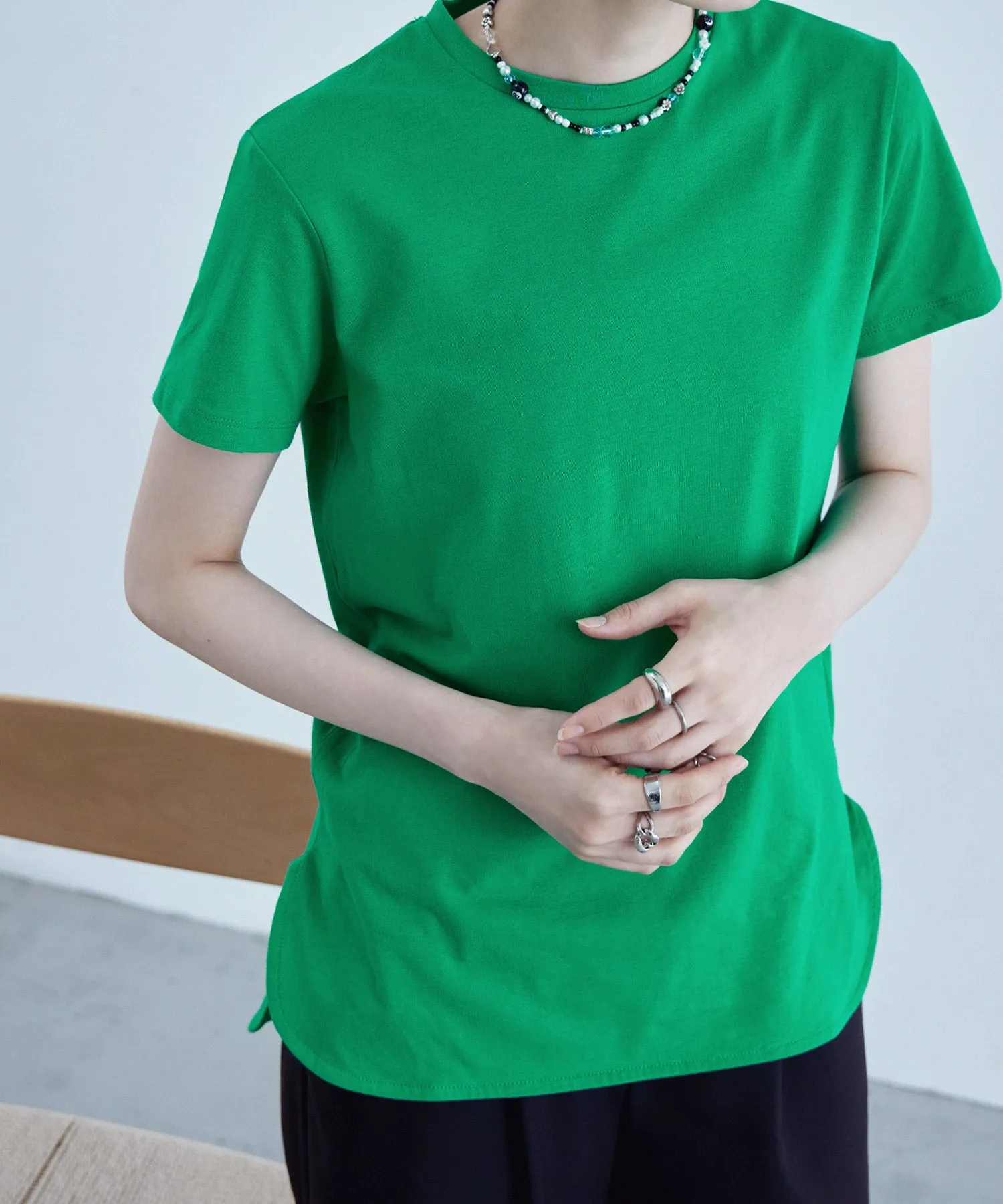 Side slit round hem T-shirt