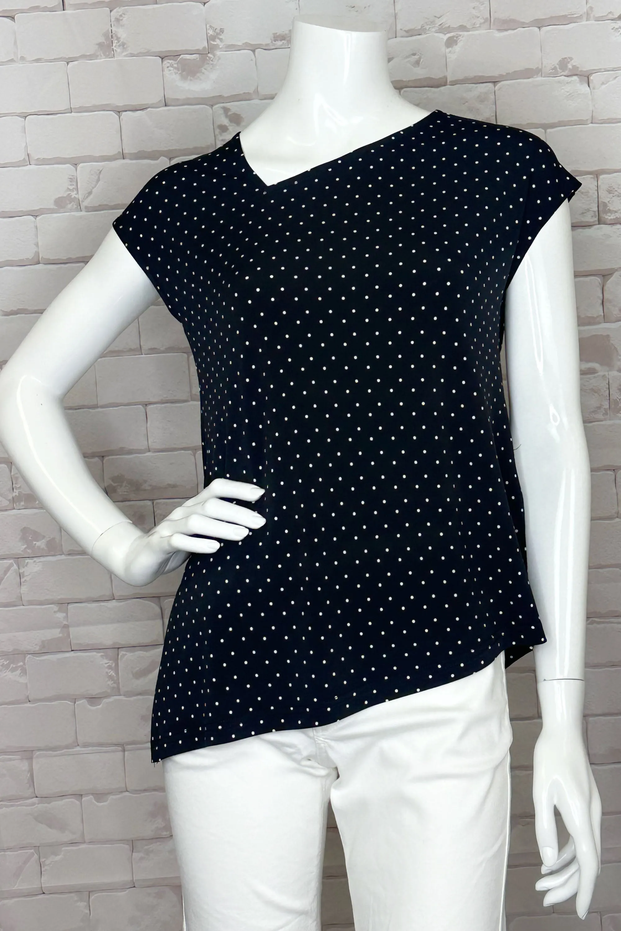 SLANT TOP BLACK WITH DOTS